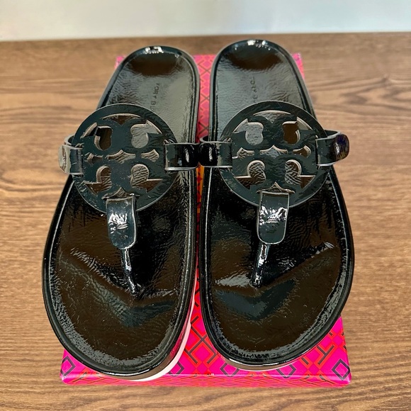 New Tory Burch Miller Cloud Lug Soft Patent Leather Sandal Size 7 Black/Petunia - Picture 4 of 11